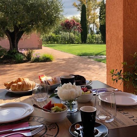 Casale Appia Bed & Breakfast Латина Екстериор снимка