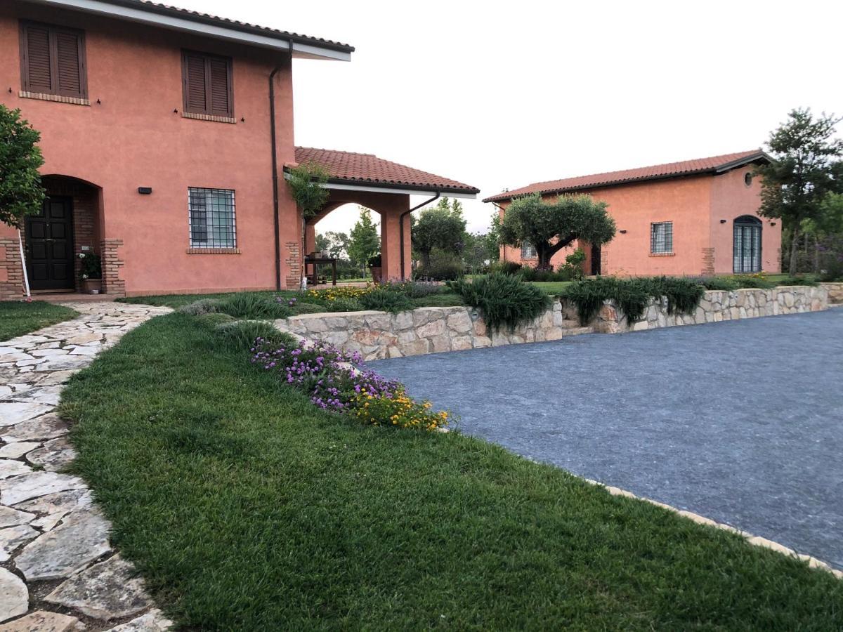 Casale Appia Bed & Breakfast Латина Екстериор снимка